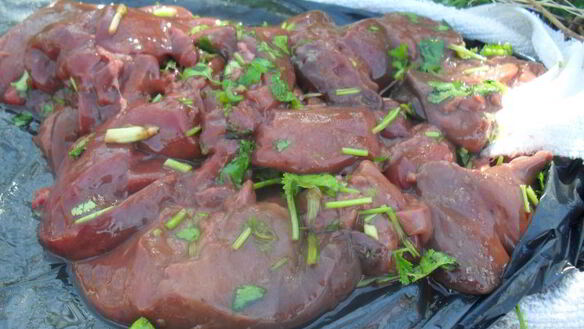 ШАГ 2. шашлык из печени индейки с шампиньонами