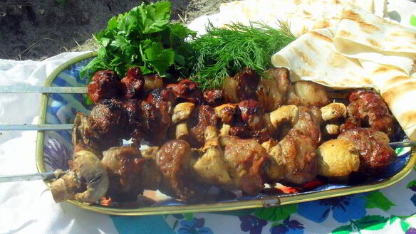 ШАГ 6. шашлык из печени индейки с шампиньонами