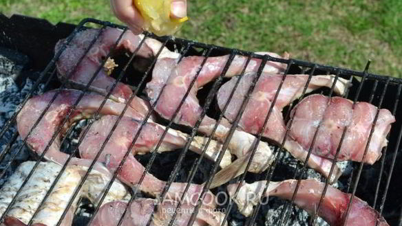 ШАГ 8. шашлык из сазана