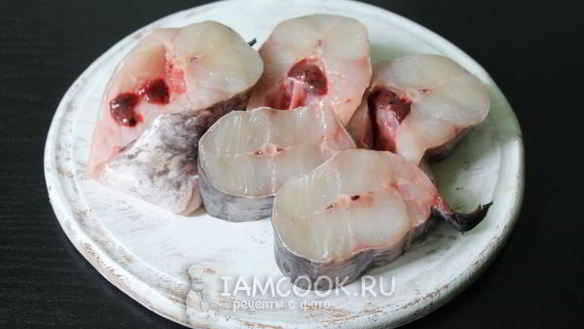 ШАГ 3. шашлык из сома в духовке