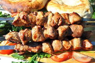 Шашлык, маринованный в квасе со специями