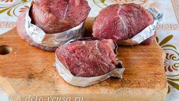 ШАГ 3. стейк из говядины на сковороде