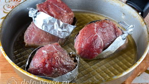 ШАГ 4. стейк из говядины на сковороде