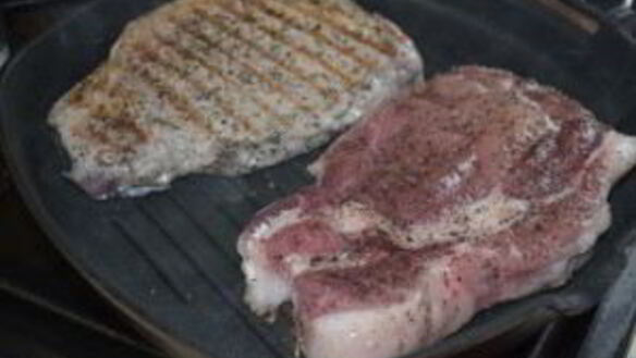 ШАГ 5. свиной стейк