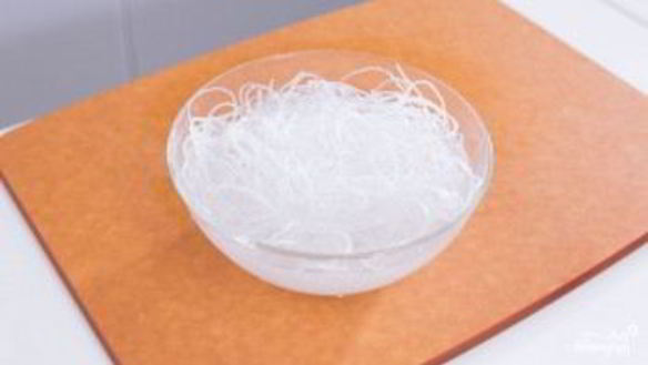 ШАГ 2. стеклянная лапша со свининой