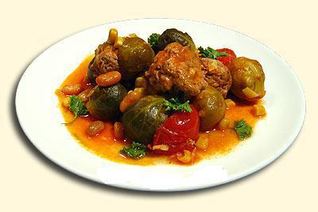 Брюссельськая капуста с тефтельками в соусе