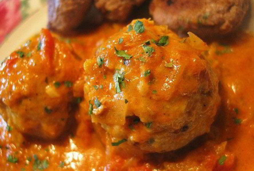 Куриные тефтели под соусом карри