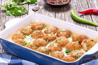 Куриные тефтели с йогуртовым соусом