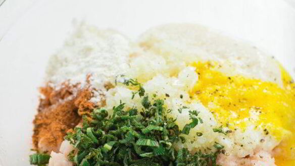 ШАГ 3. куриные тефтели с шалфеем