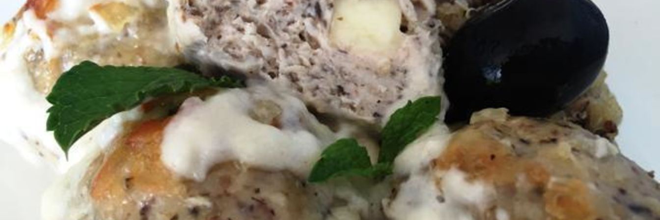 Куриные тефтели с сюрпризом в сливочном соусе