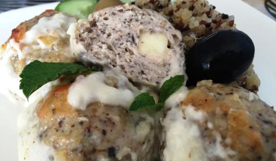 Рецепт куриные тефтели с сюрпризом в сливочном соусе