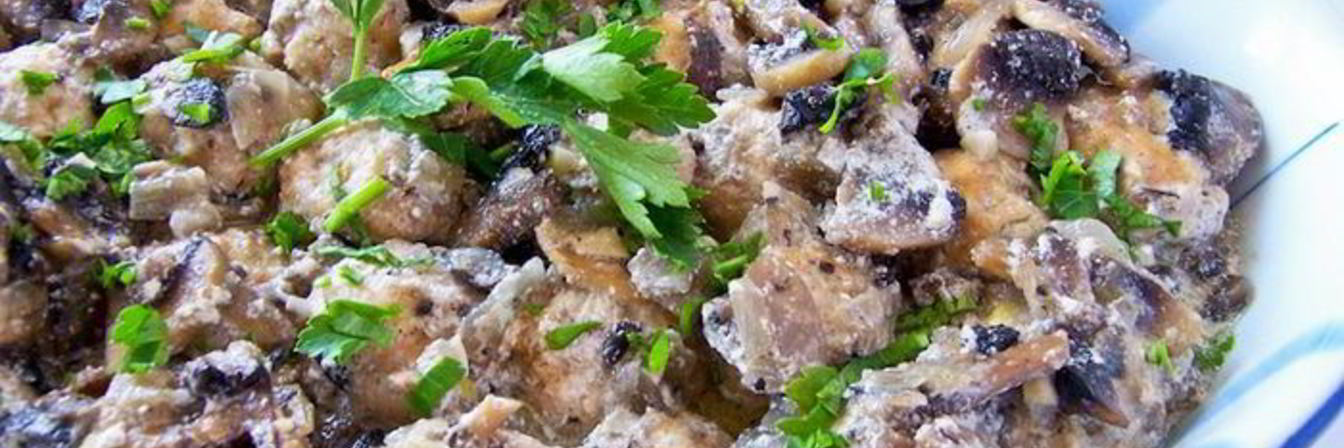 Куриные тефтели в грибном соусе