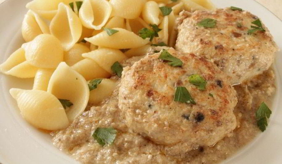 Рецепт куриные тефтели в пикантном грибном соусе