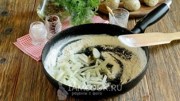 ШАГ 5. куриные тефтели в сметанном соусе