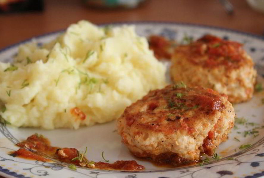 Куриные тефтели в томатном соусе