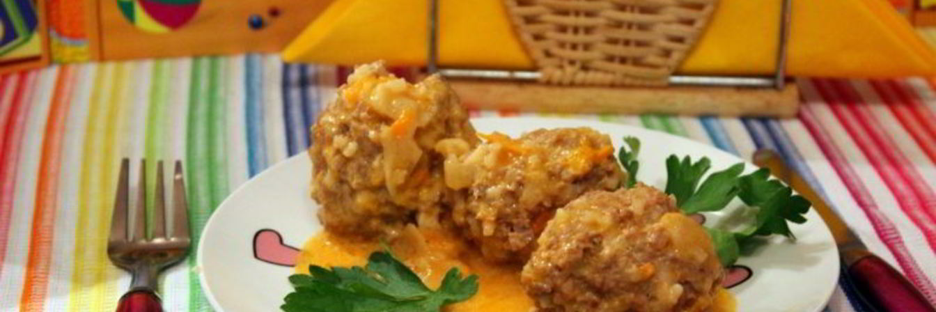 Мясные тефтели в сметанно-томатном соусе