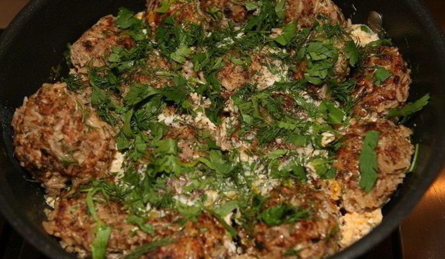 Рецепт мясные тефтельки с рисом и зеленью