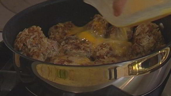 ШАГ 10. мясные тефтельки с рисом и зеленью