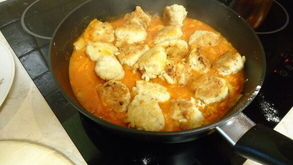 ШАГ 3. рыбные тефтели в томатном соусе