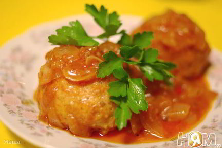 Тефтели из семги в томатном соусе
