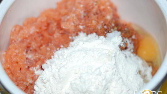 ШАГ 3. тефтели из семги в томатном соусе