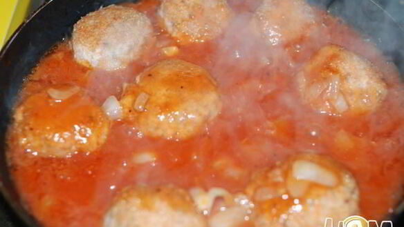 ШАГ 10. тефтели из семги в томатном соусе