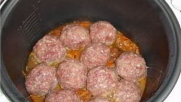 ШАГ 5. тефтели с гречкой в мультиварке