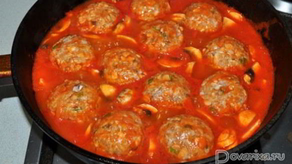 ШАГ 6. тефтели с грибами в томатном соусе