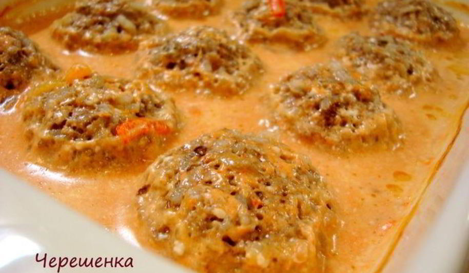 Рецепт тефтели с грибами, запеченные в духовке в томатно-сметанном соусе