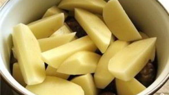 ШАГ 3. тефтели с картошкой