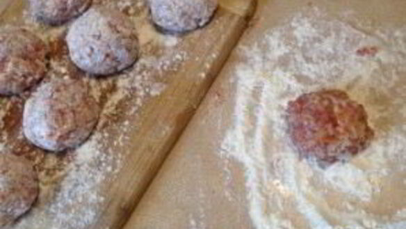 ШАГ 5. тефтели с рисом и овощным соусом