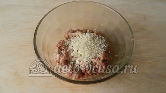 ШАГ 2. тефтели с рисом в мультиварке