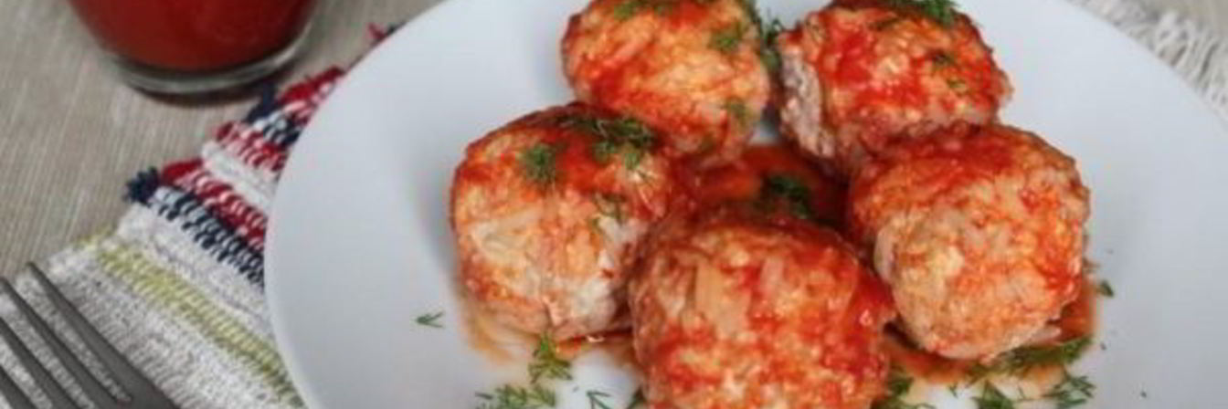 Тефтели с рисом в томатном соусе