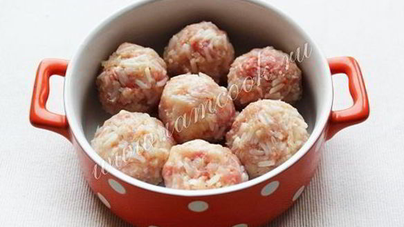 ШАГ 5. тефтели с рисом в томатном соусе