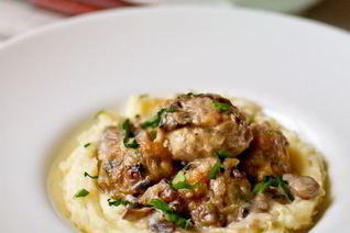 Тефтели с соусом из шампиньонов