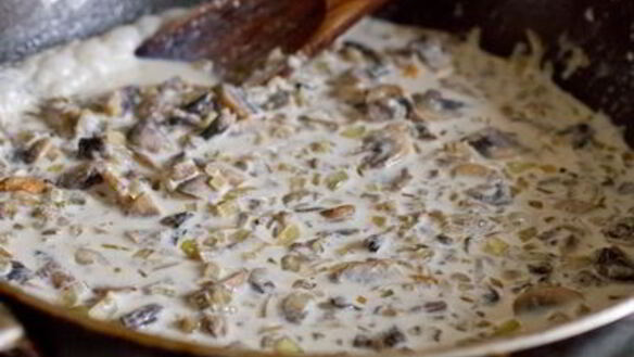 ШАГ 9. тефтели с соусом из шампиньонов