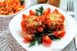 Тефтели с сыром в соусе из томатов