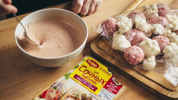 ШАГ 5. тефтели с цветной капустой в сливочно-томатном соусе