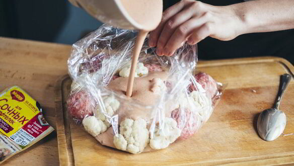 ШАГ 6. тефтели с цветной капустой в сливочно-томатном соусе