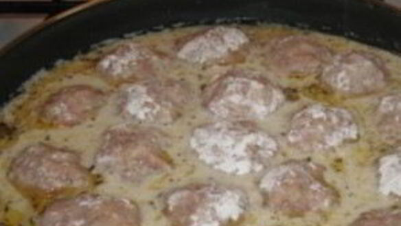 ШАГ 3. тефтели в молоке