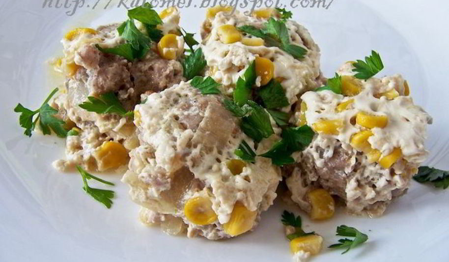Рецепт тефтели в сливочном соусе с кукурузой