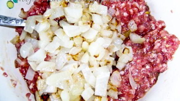 ШАГ 2. тефтели в сливочном соусе с кукурузой