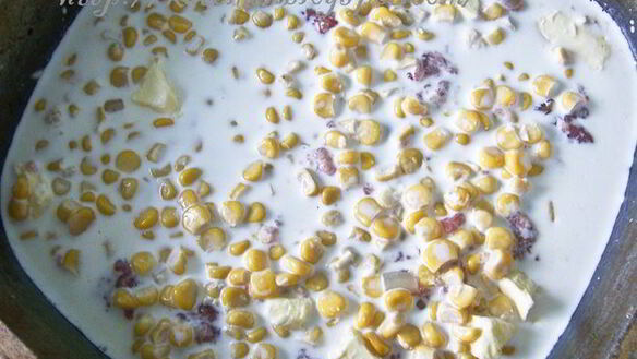 ШАГ 4. тефтели в сливочном соусе с кукурузой