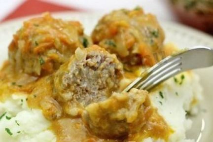 Тефтели в сливочном соусе в духовке