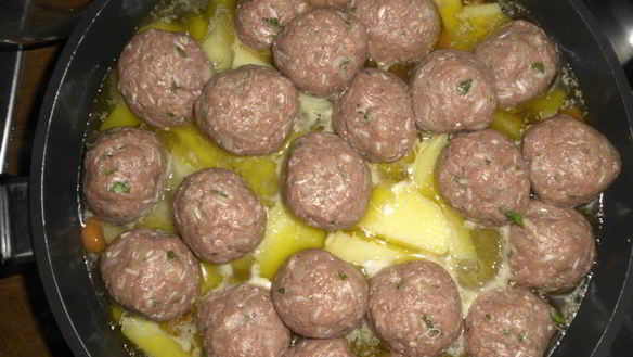 ШАГ 5. тефтели в соусе