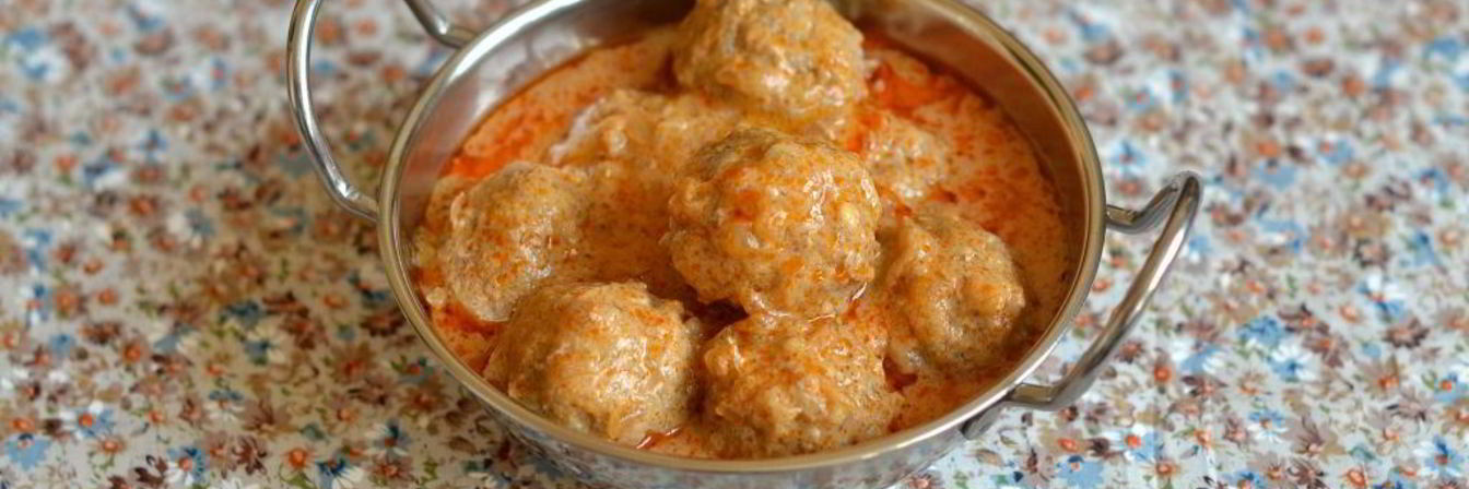 Тефтели в томатно-сметанном соусе