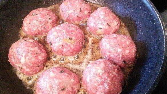 ШАГ 4. тефтели, запеченные с моцареллой