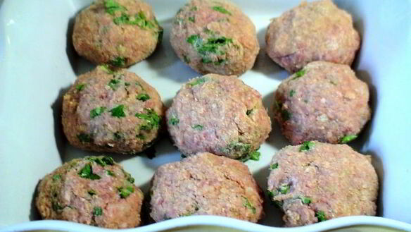 ШАГ 4. тефтельки, запеченные в баклажанном соусе