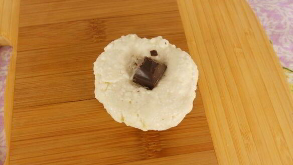 ШАГ 3. творожные клецки с шоколадом