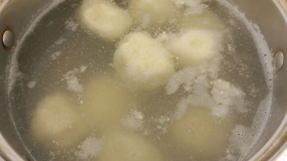 ШАГ 5. творожные клецки с шоколадом